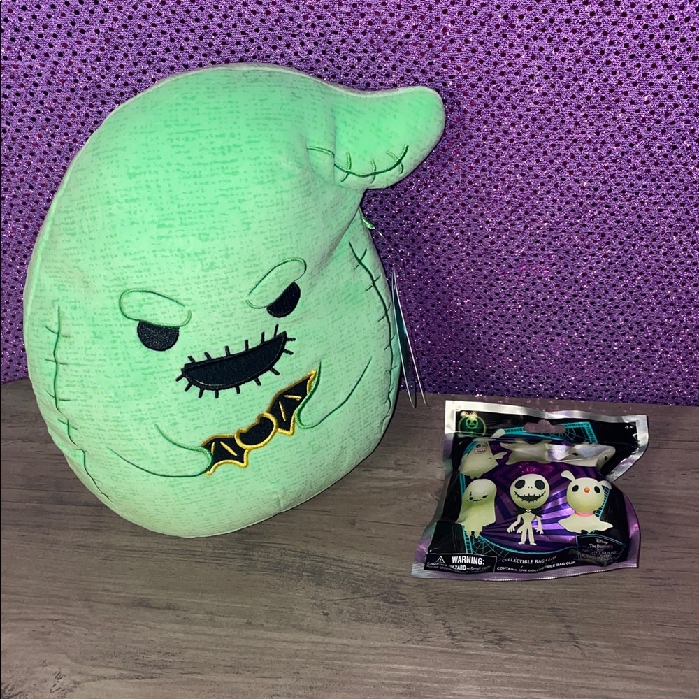 Squishmallows Oogie Boogie 8” Plush with Mystery Figure Bag Clip
